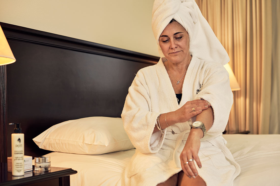 Luego de la ducha, antes de acostarse la suave emulsión corporal es perfecta para cuidar y humectar la piel de todo el cuerpo.